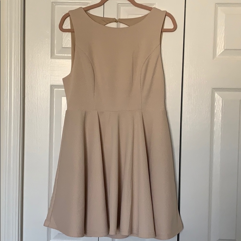 Sleeveless dress